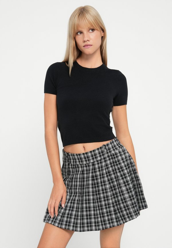 GAP PLEATED MINI SKIRT