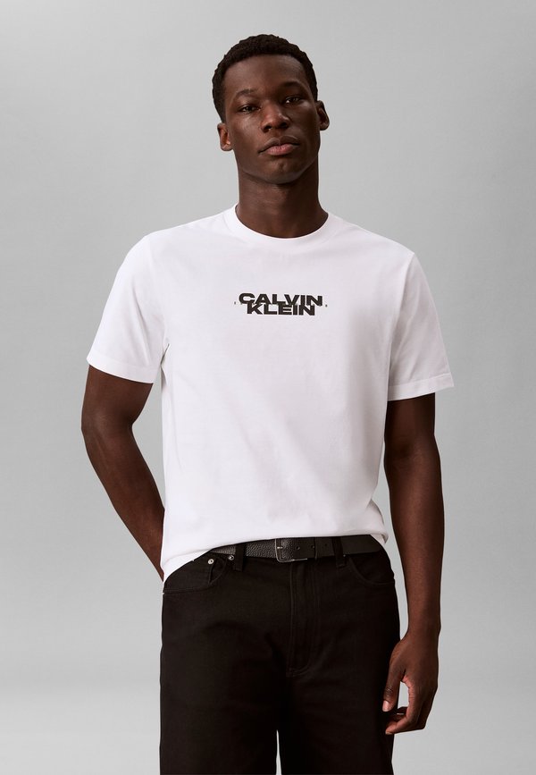 Calvin Klein Jeans WASHED SPINE GRAPHIC TEE - Print T-shirt - bright white