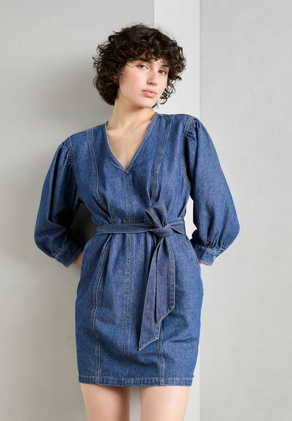 Scotch & Soda BELTED V NECK DRESS