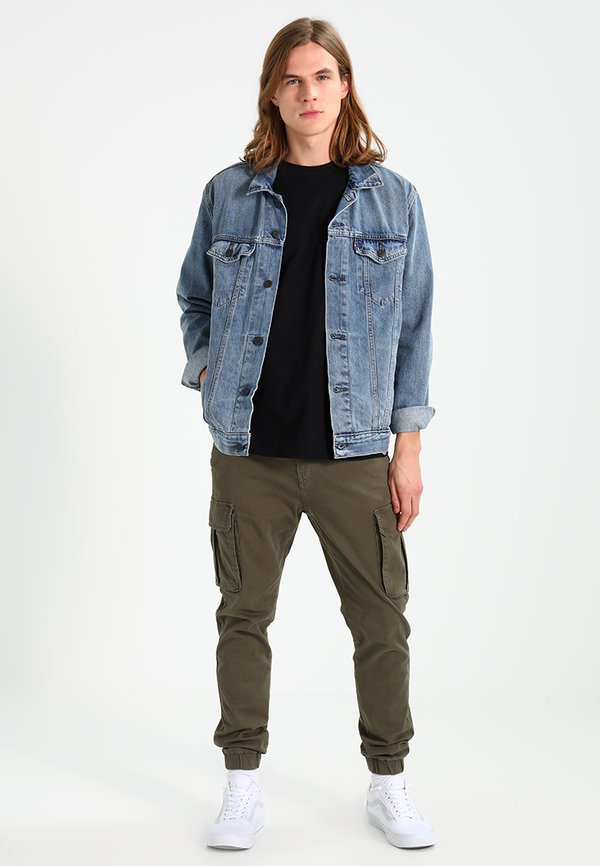 Pier One by Zalando