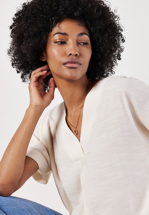 Apricot PLEAT DETAIL V-NECK