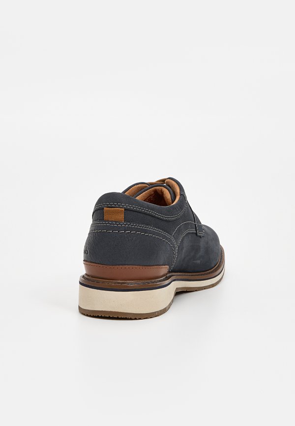 Clarks MONAHAN