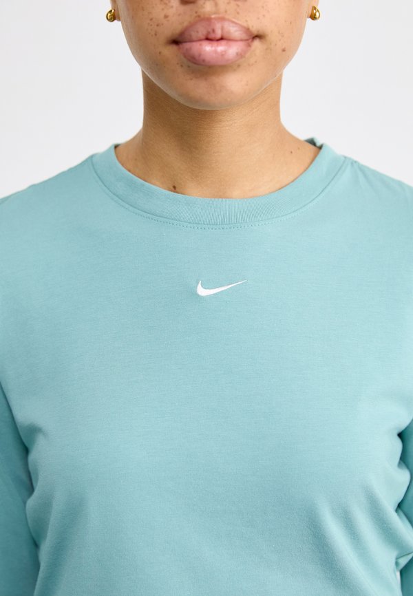 Nike Sportswear