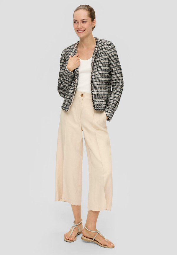 s.Oliver BLACK LABEL BOUCLÉ MET EEN RECHT