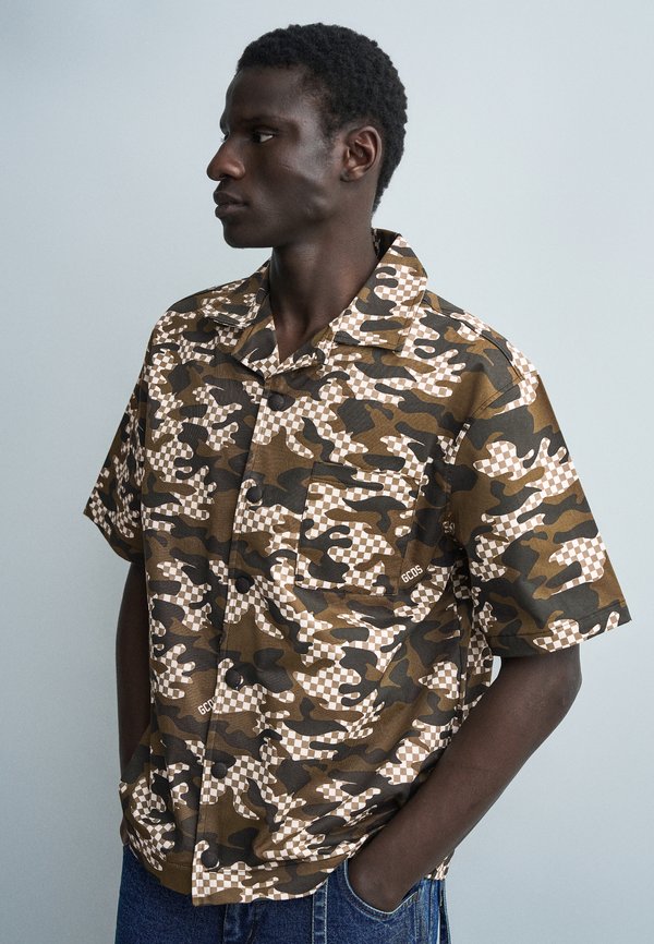 GCDS LABEL CHECKED CAMO SHIRT