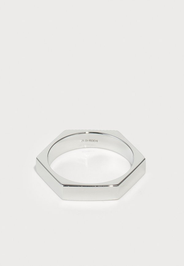 PATTARAPHAN LINEAR TEXTURED SLIM CHATA BAND UNISEX