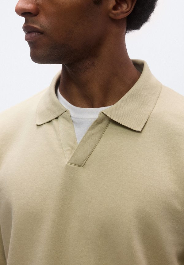 Lindbergh V NECK
