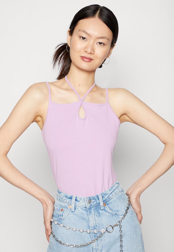Weekday NINA HALTER
