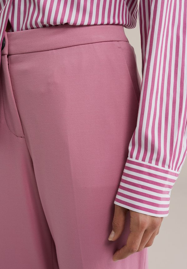 WE Fashion DAMES SLIM FIT PANTALON MET STRETCH