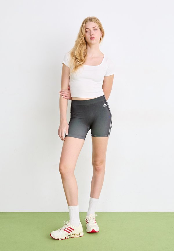 adidas Originals SEAMLESS
