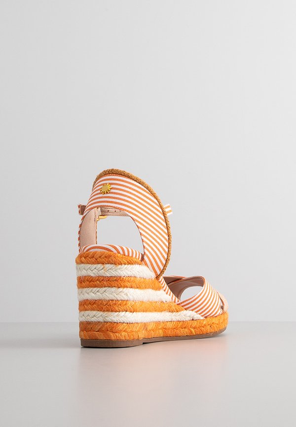 Stuart Weitzman MIRELA