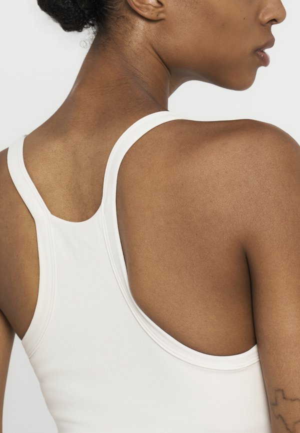Under Armour MERIDIAN