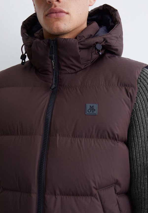 Marc O'Polo  ESSENTIALS