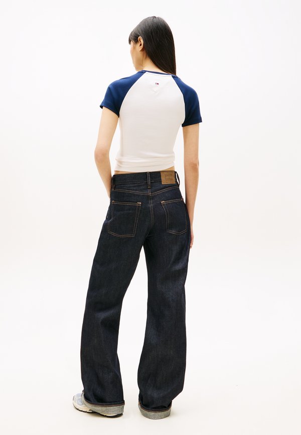 Tommy Jeans GRAPHIC SLIM RAGLAN T-SHIRT
