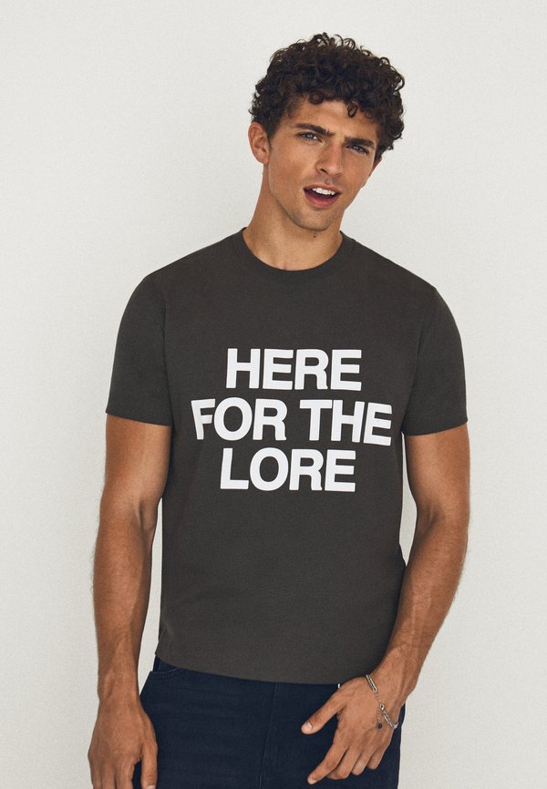 Bershka PRINT LORE - TSHIRT - Print T-shirt - dark grey
