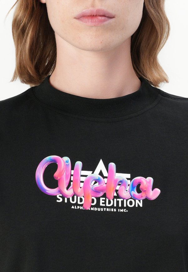 Alpha Industries STUDIO RAINBOW CROPPED