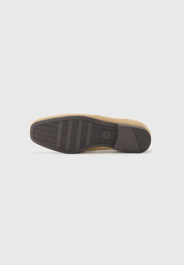 Pier One by Zalando