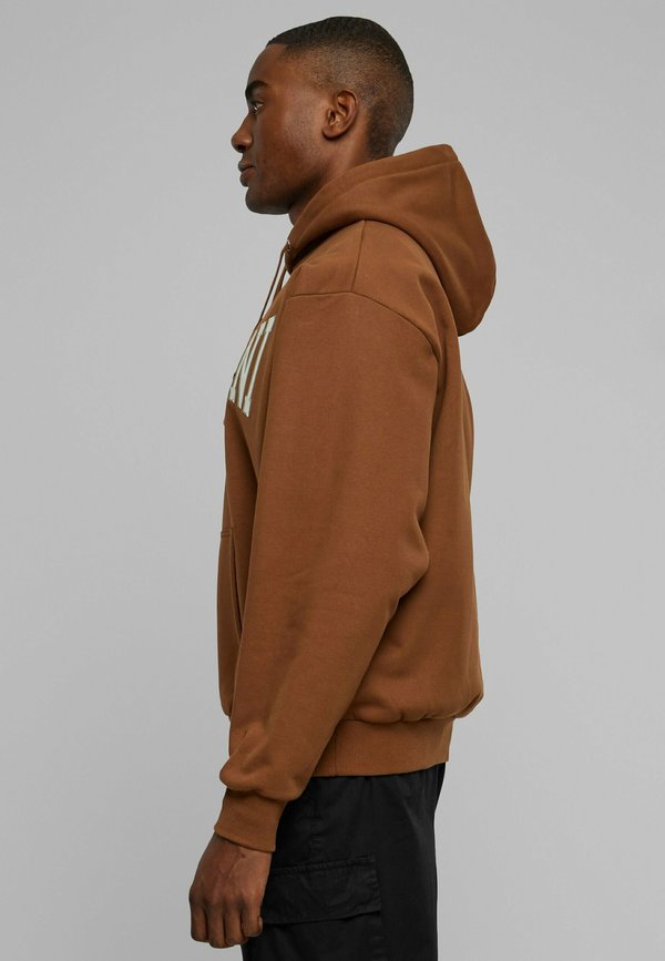 Karl Kani  COLLEGE SIGNATURE
