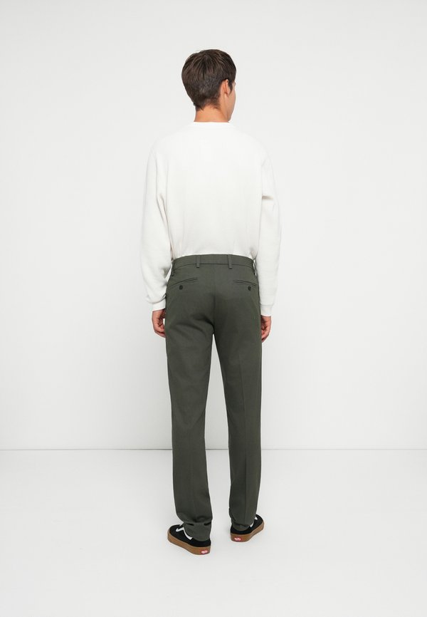 DOCKERS