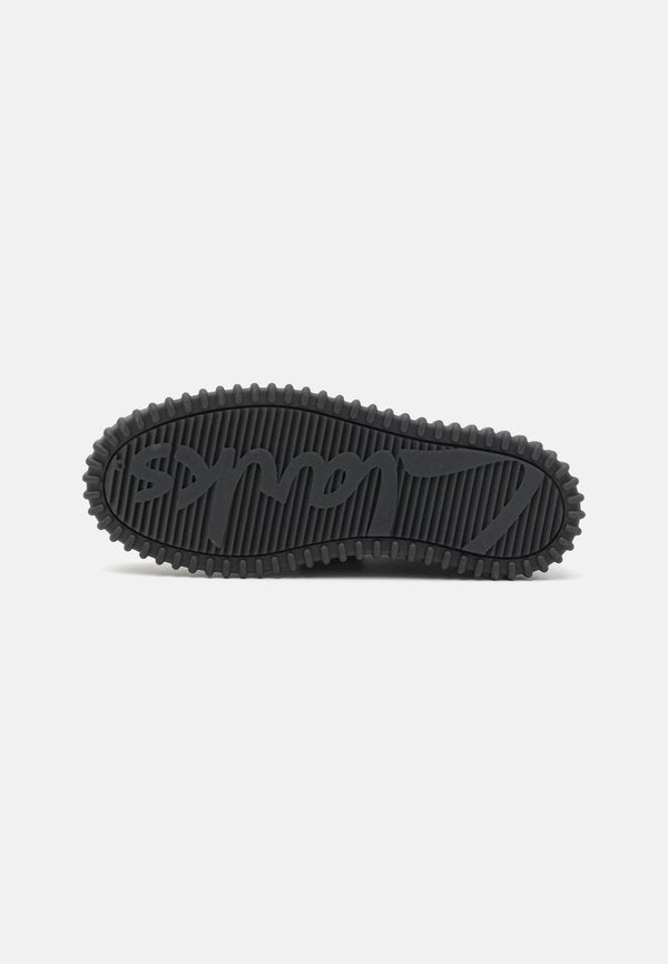 Clarks TORHILL