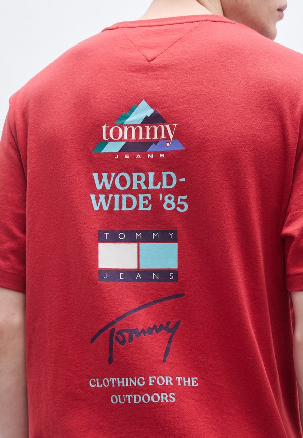 Tommy Jeans 90S MULTI BACK LOGO T-SHIRT