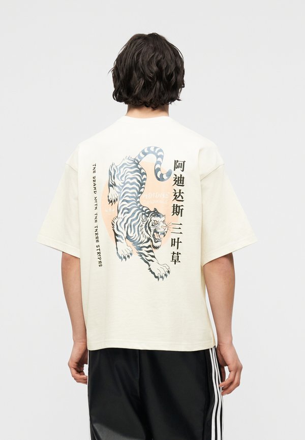 adidas Originals TIGER TEE UNISEX - Print T-shirt - core white