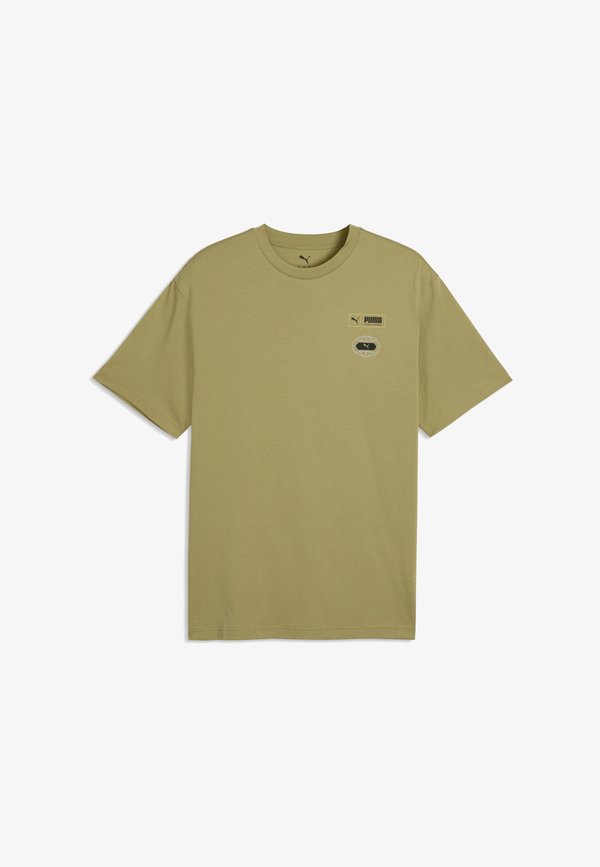 Puma GRAPHICS RELAXED STACKED T-SHIRT - Print T-shirt - chai latte