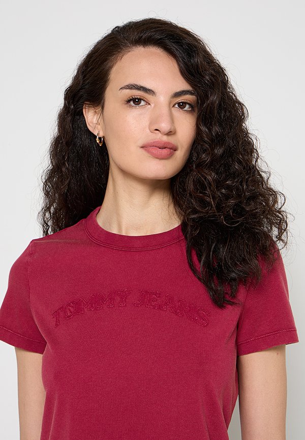 Tommy Jeans REGULAR FIT