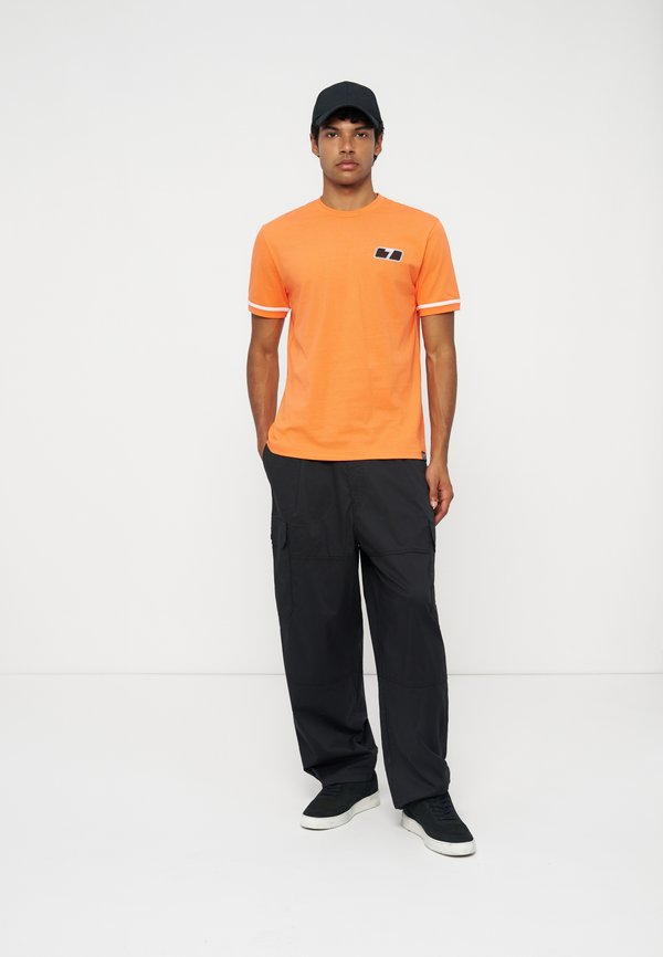 EA7 Emporio Armani