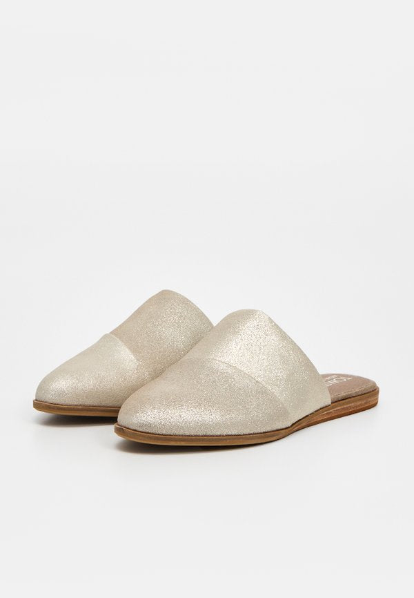 TOMS JADE