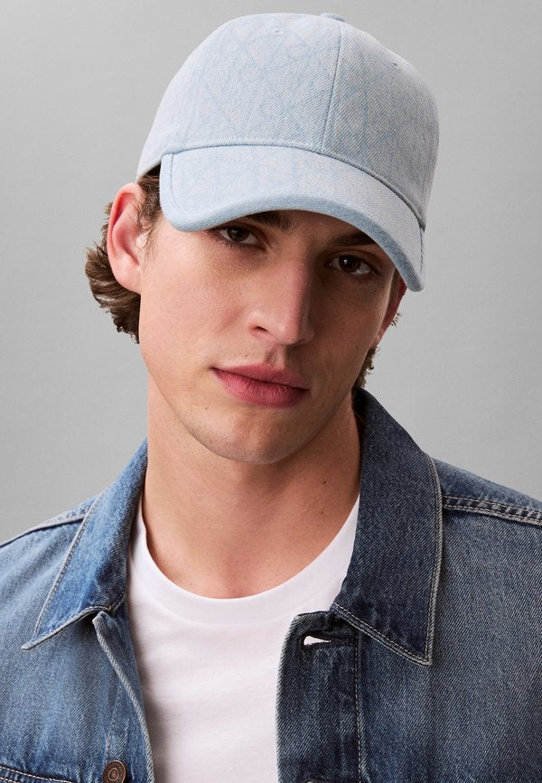 Calvin Klein EMBLEM  LOGO - Cap - light wash denim