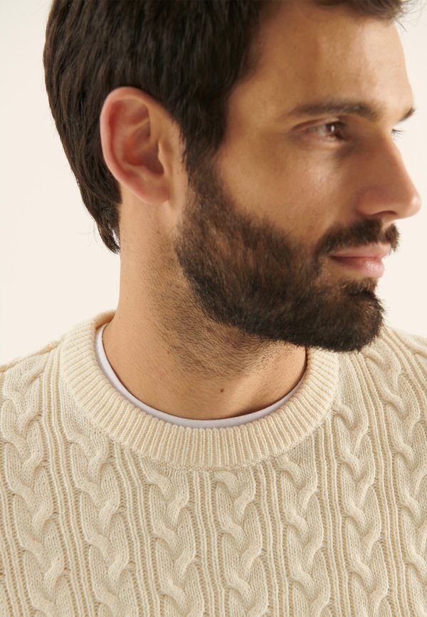 Pier One by Zalando