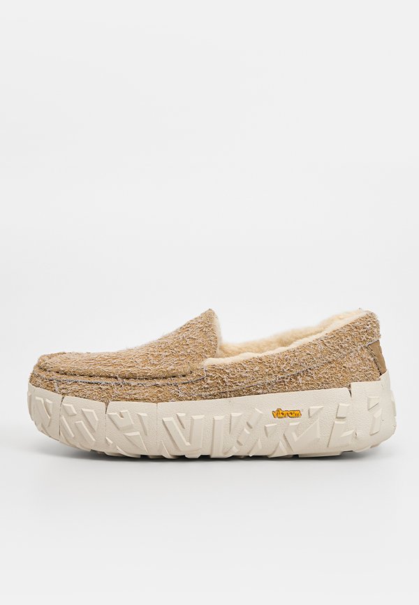 UGG ASCOT WRAP
