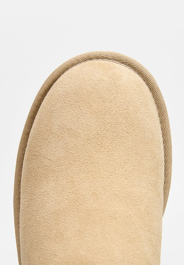 UGG CLASSIC TWIN SEAM