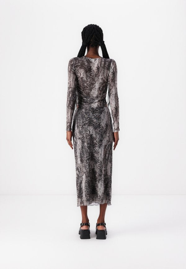 Noisy May Maxi mesh