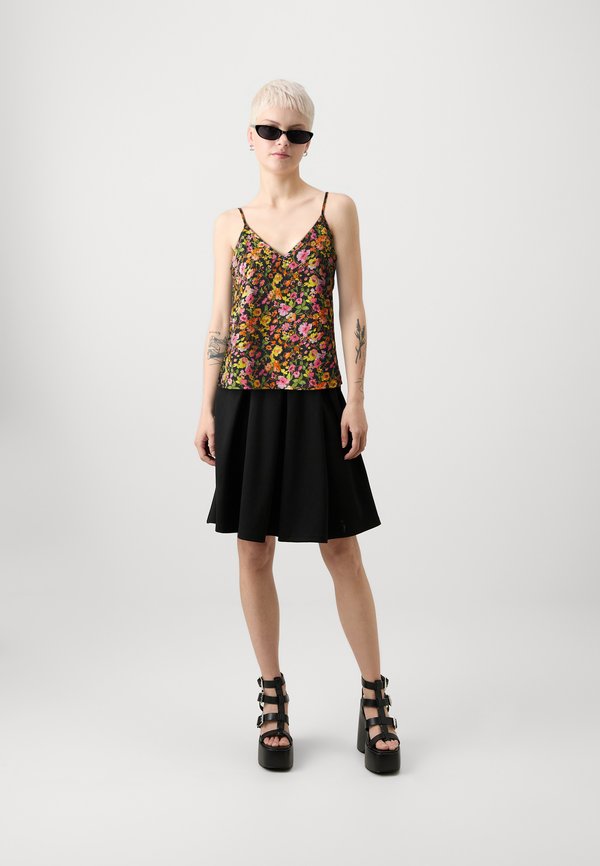 Vero Moda Petite VMPAGE V NECK SINGLET
