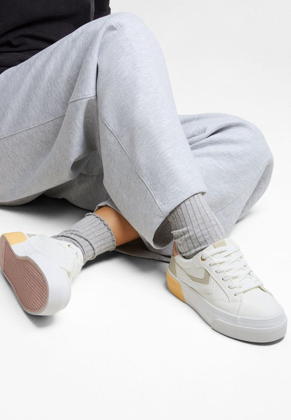 Bershka Trainers - white