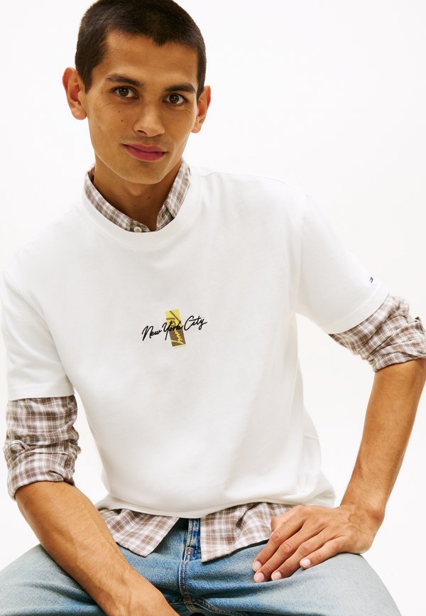 Tommy Jeans LOGO JERSEY CREW NECK T-SHIRT