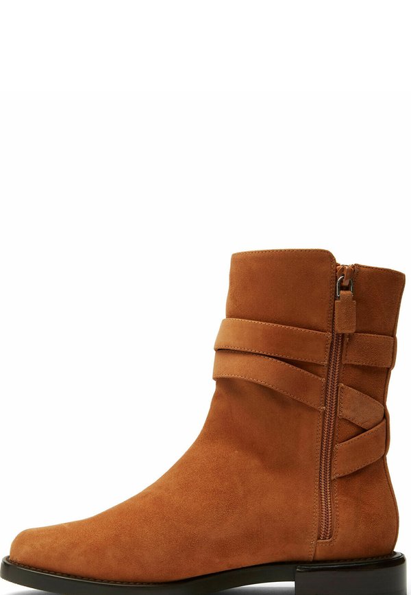 Stuart Weitzman RYDER PEARL