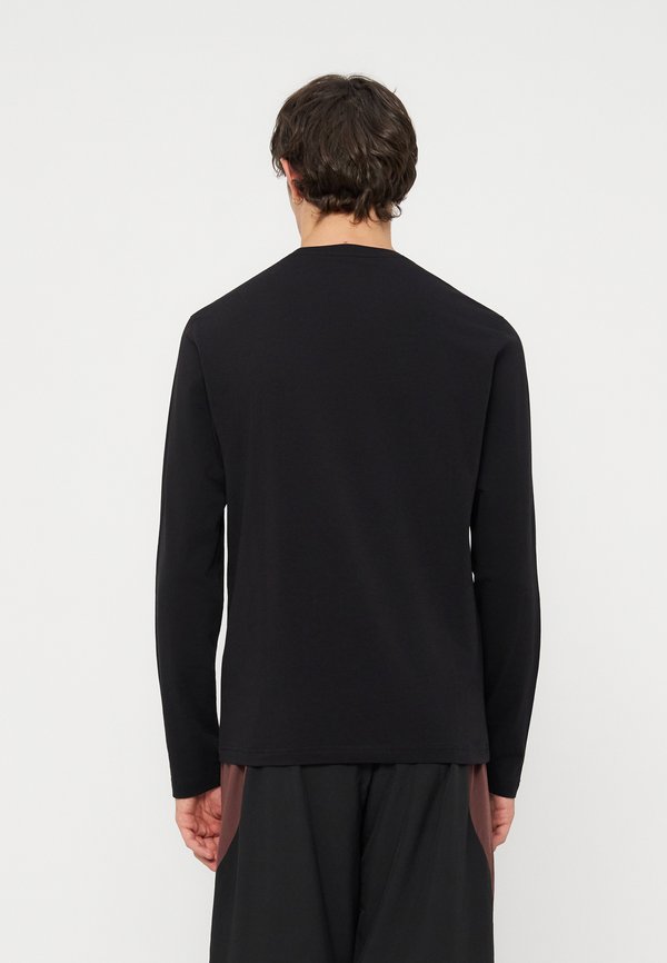 EA7 Emporio Armani