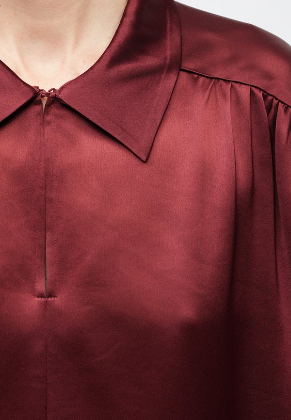 By Malene Birger LEONORA