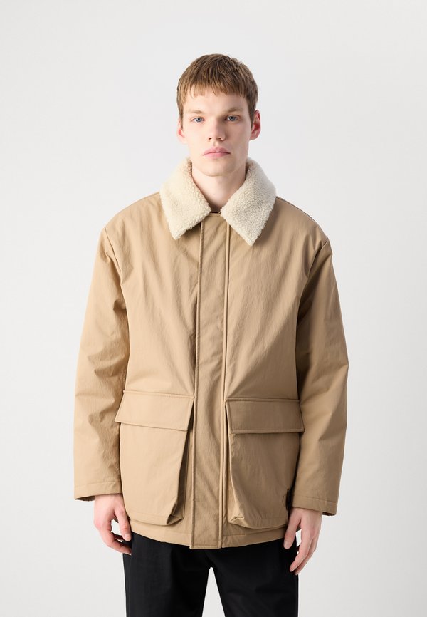 Calvin Klein Jeans DETACHABLE COLLAR