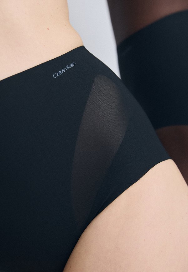 Calvin Klein Underwear SHAPEWEAR SCULPTED FIRM BRIEF STAY PUT