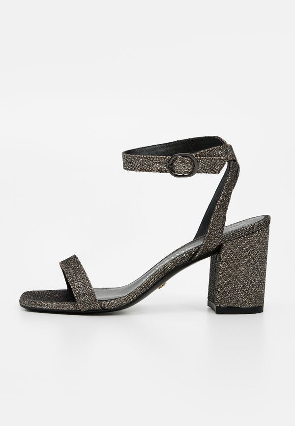 Stuart Weitzman NEARLYBARE