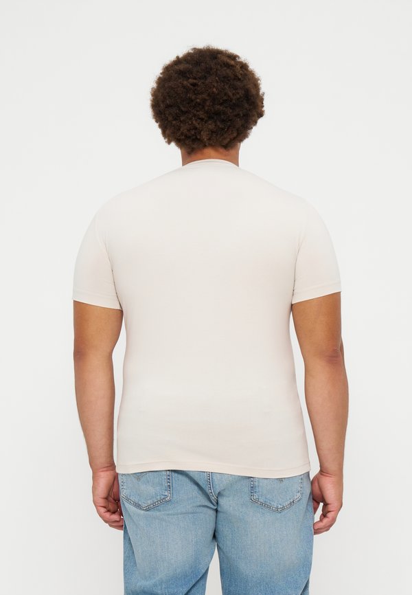 EA7 Emporio Armani