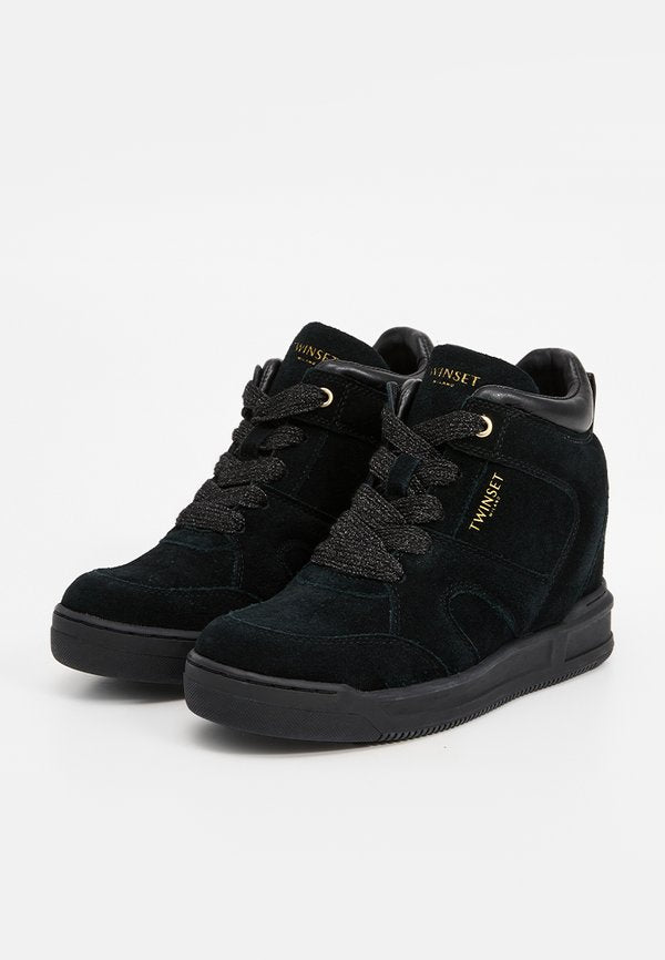 TWINSET