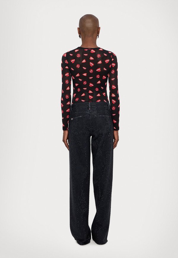 Alice + Olivia