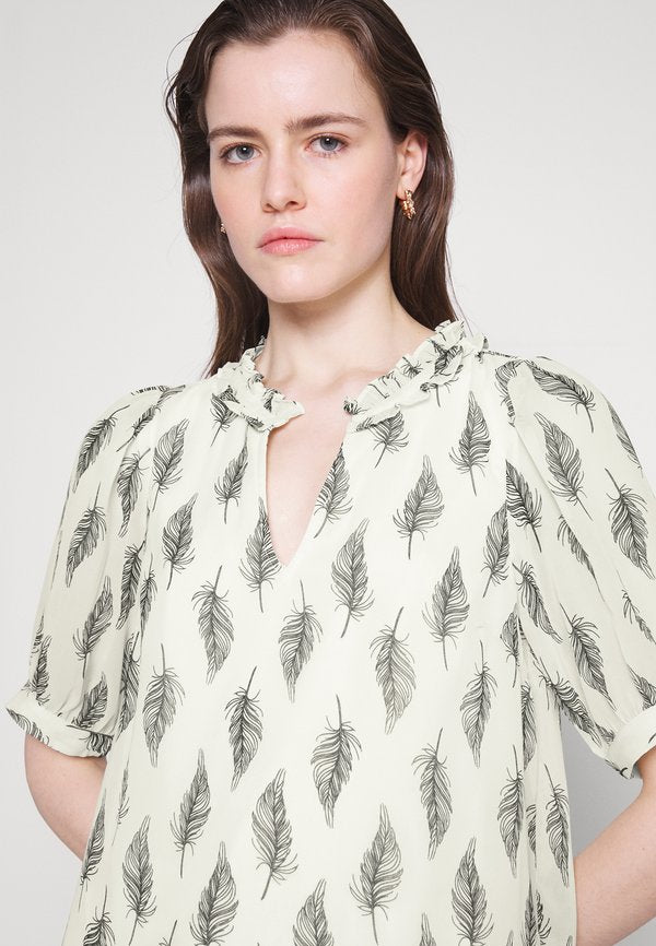 Vero Moda Tall VMSARA NECK TOP WVN BTQ TLL