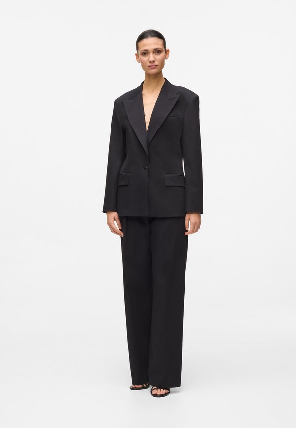 KARL LAGERFELD STRUCTURED BLAZER