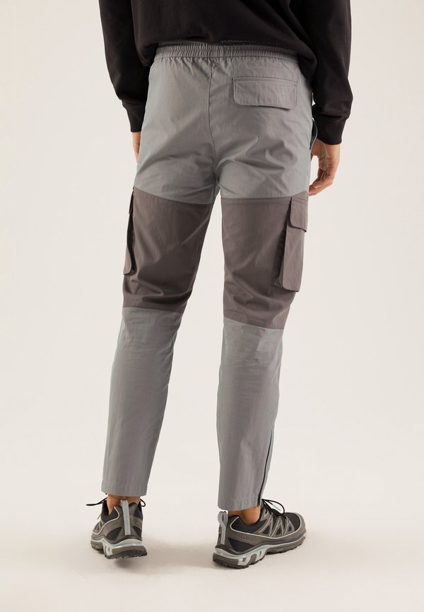 Pier One by Zalando